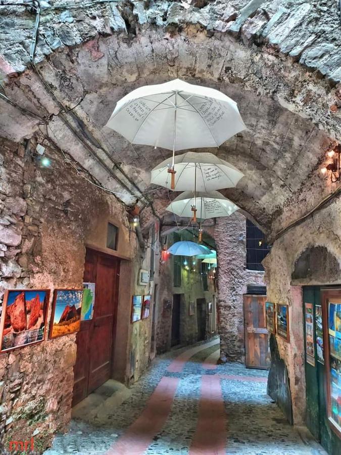 Willa Casa Roberta Dolceacqua Zewnętrze zdjęcie